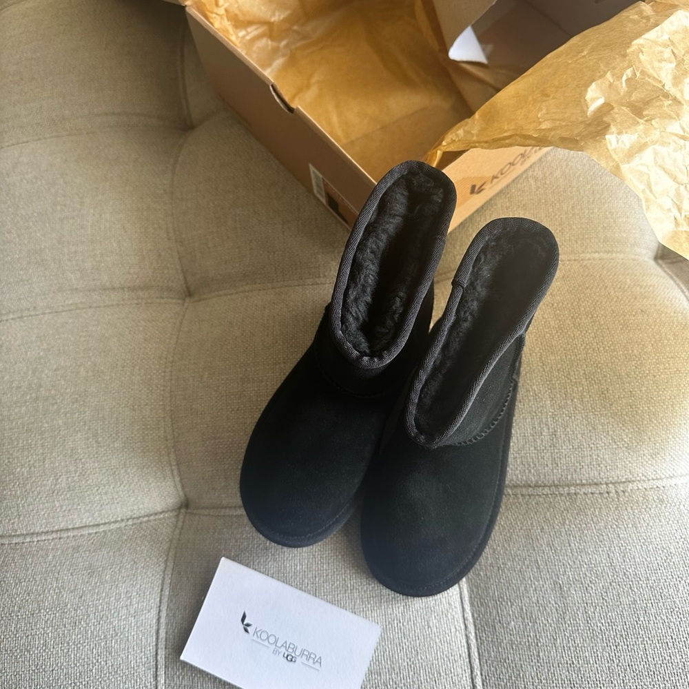 New - Koolaburra kid’s Classic Black Winter Boots